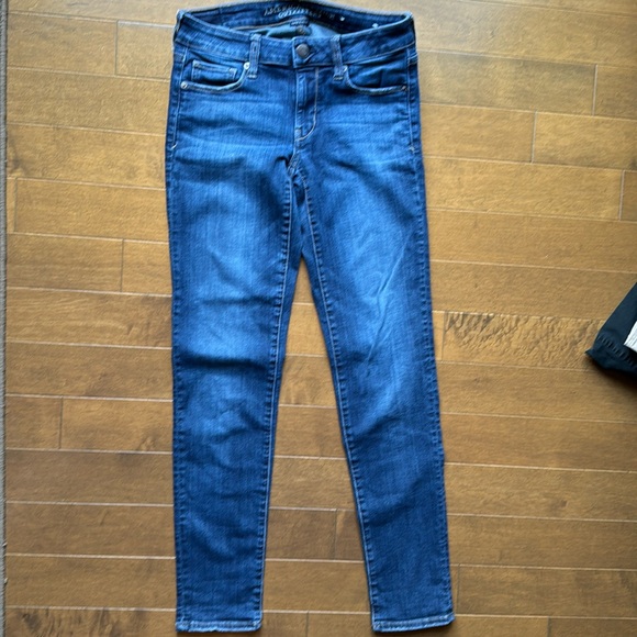 AEO Super Stretch Skinny Jean 4 LONG - Picture 1 of 5